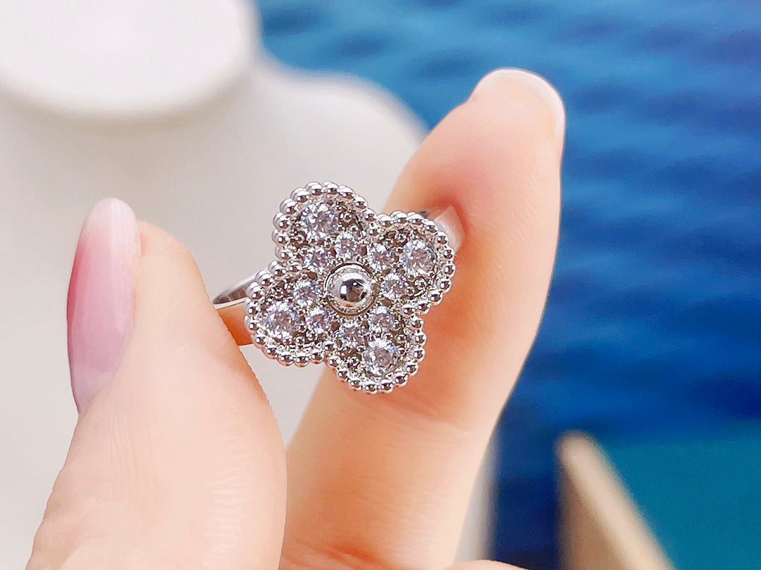 Clover Diamond cut Ring