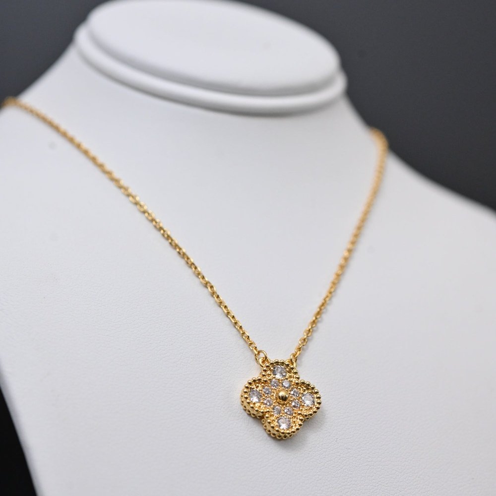 Gold Clover Necklace Diamond Cut