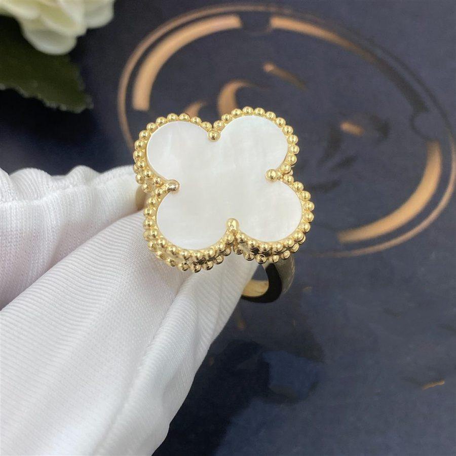 Clover White Mop Ring